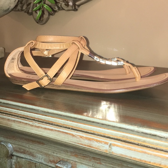 Report Brand tan size 8 gently used sandals - Picture 8 of 8